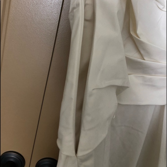 BCBG TULLE 3D Floral Short wedding Dress Bridal 2 - Picture 10 of 12